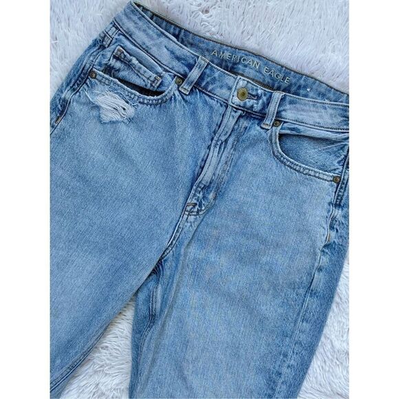 American Eagle SZ 6 Factory Distressed High Waisted Mom Jeans - Picture 4 of 11